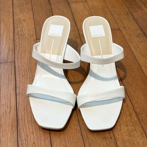 Dolce Vita Women's Cream Veniss sandal size 10